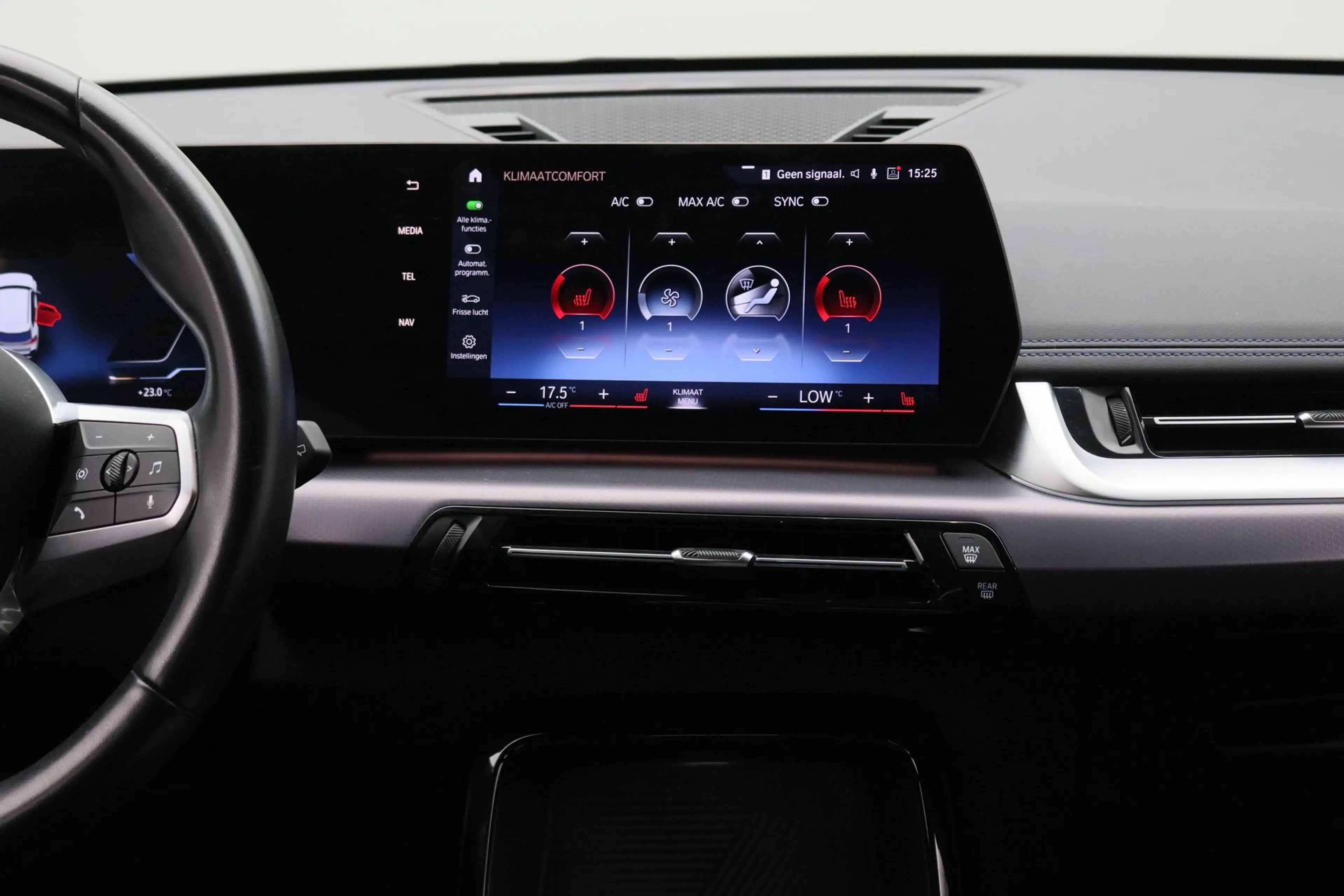 BMW iX1 xDrive30 — photo 5