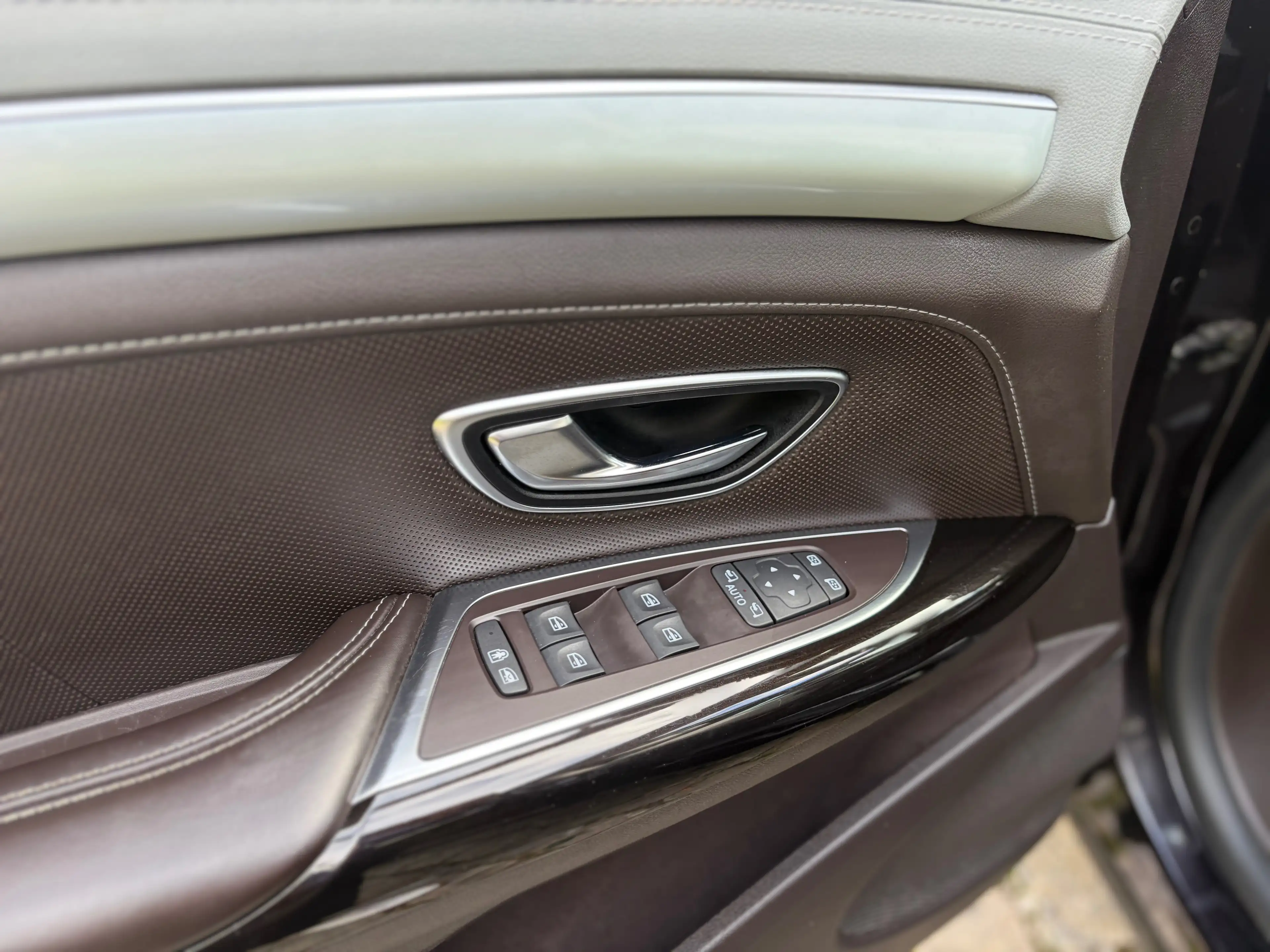 Renault Espace Espace 2.0 Blue dCi Initiale Paris EDC ### Problème joint de culasse ### — photo 13