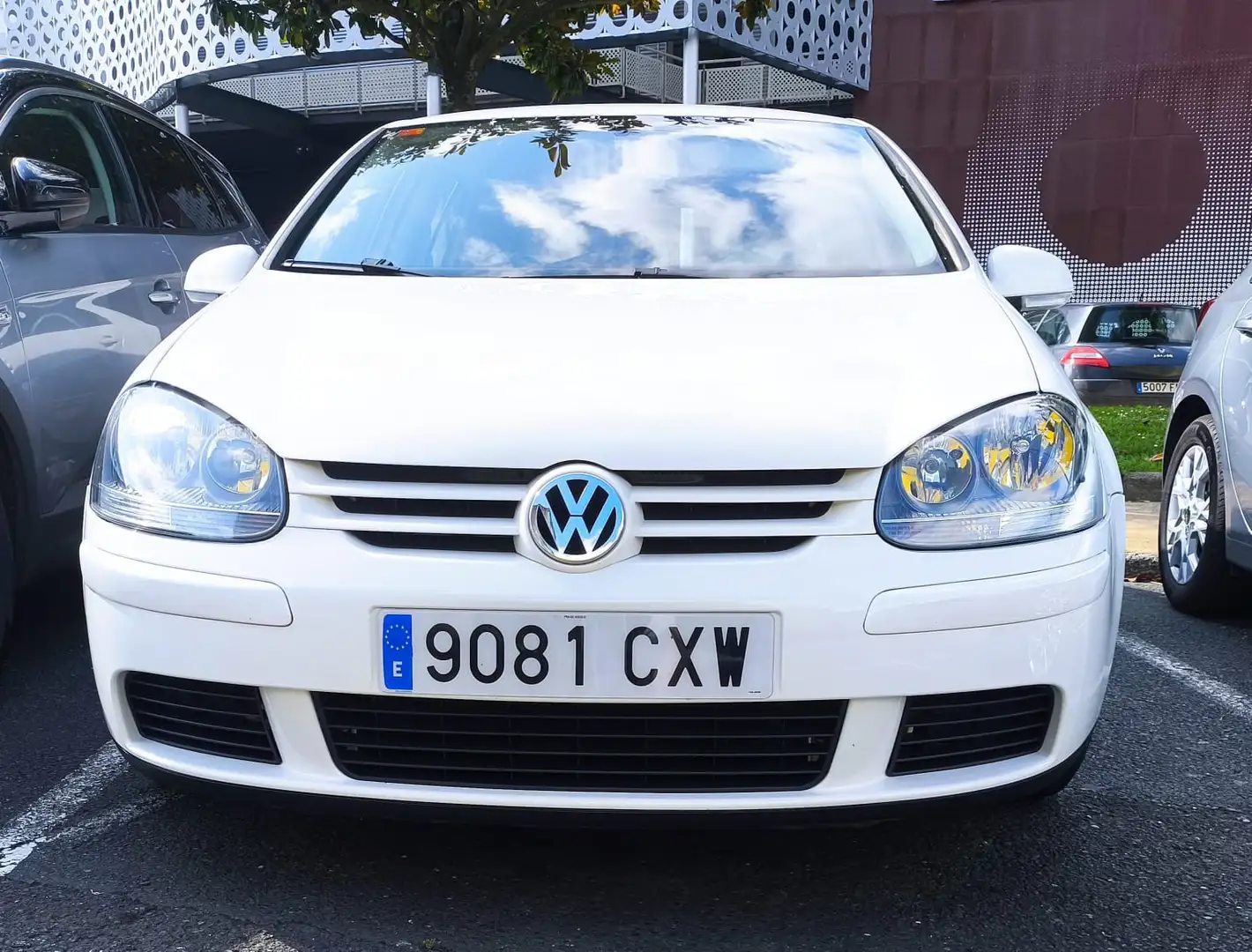 Volkswagen Golf 1.9TDI Highline - 1