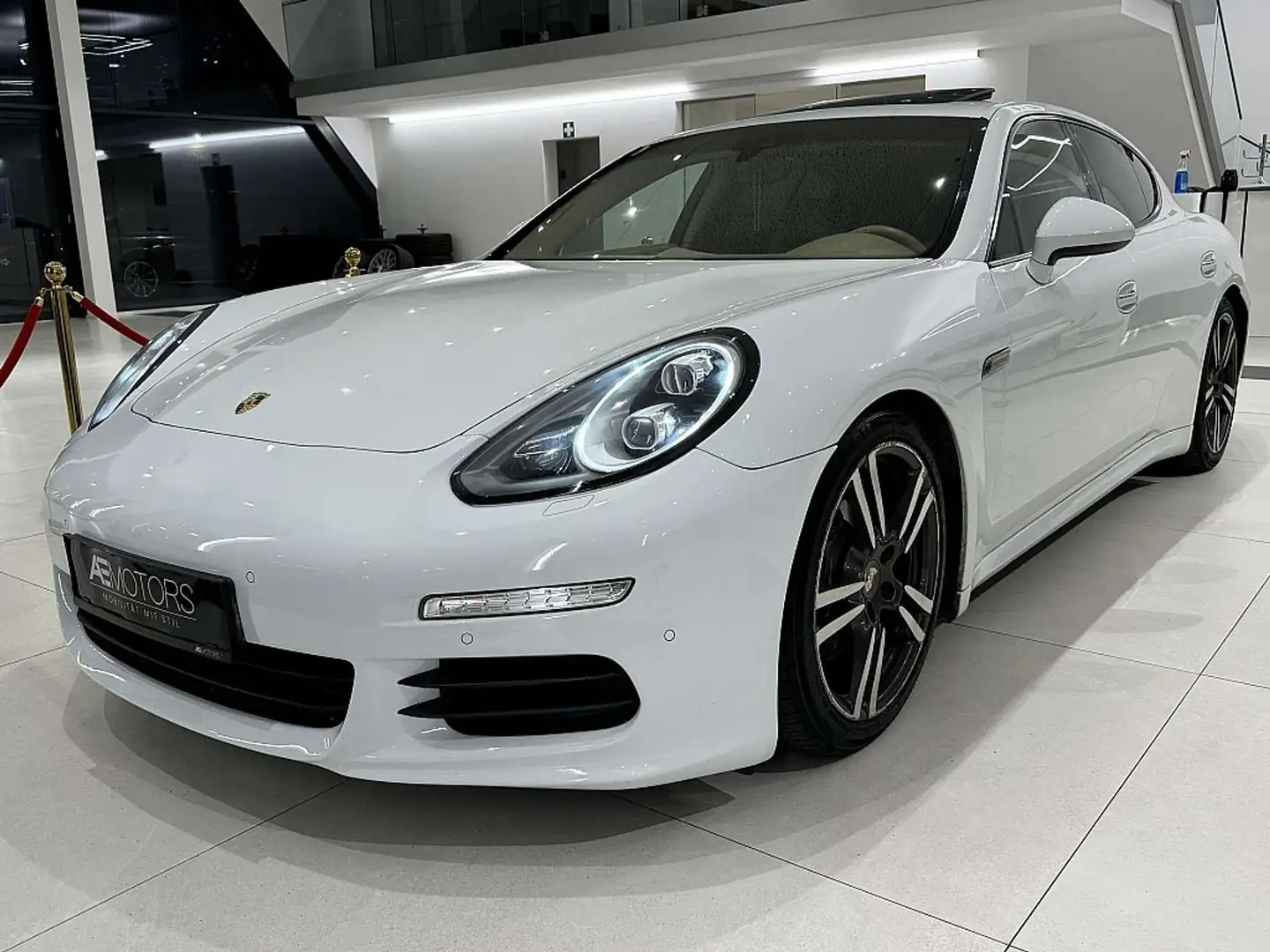 Porsche Panamera 3,0 Diesel Aut. *MEGA-VOLL*KREDIT-GARANTIE*TV* Weiß - 2