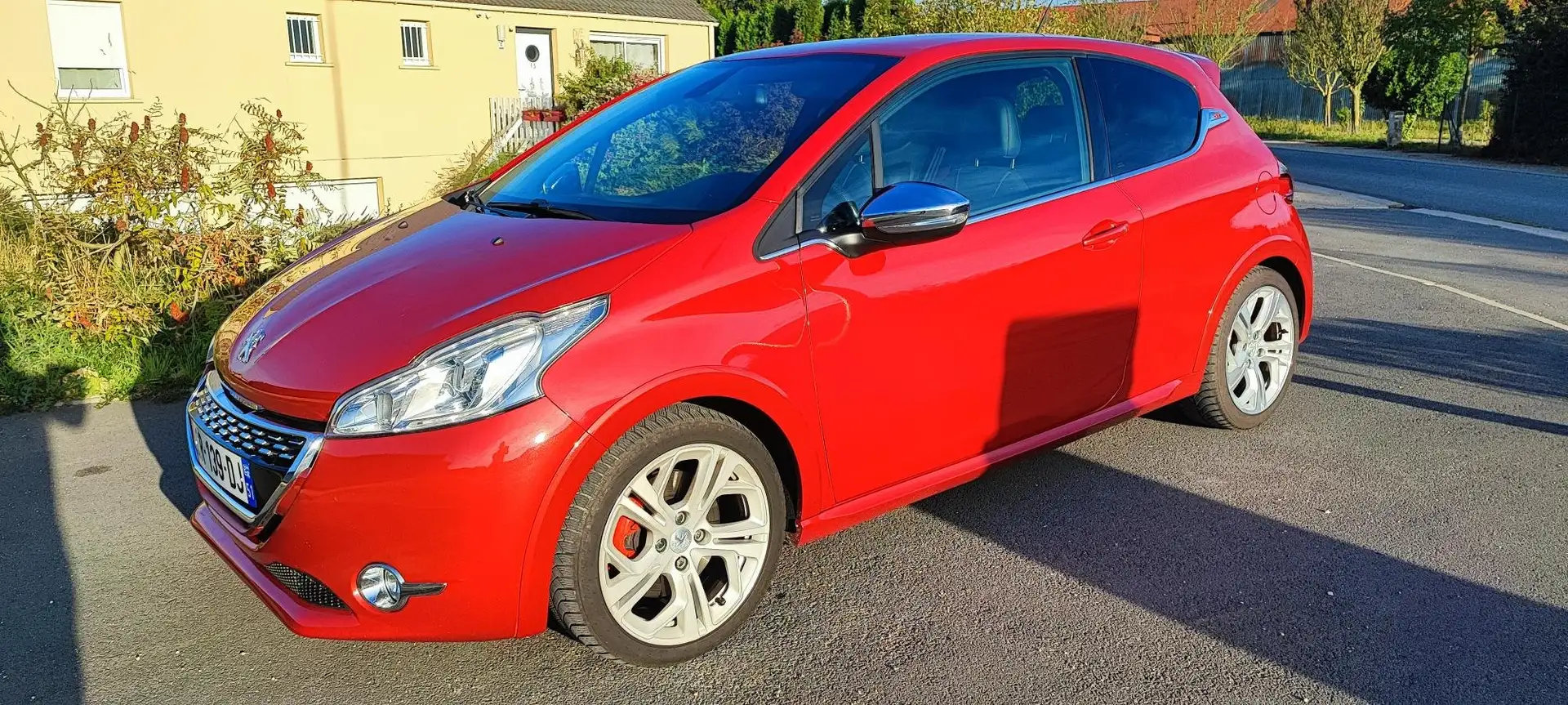 Peugeot 208 208 1.6 THP 200ch BVM6 GTi Rouge - 1