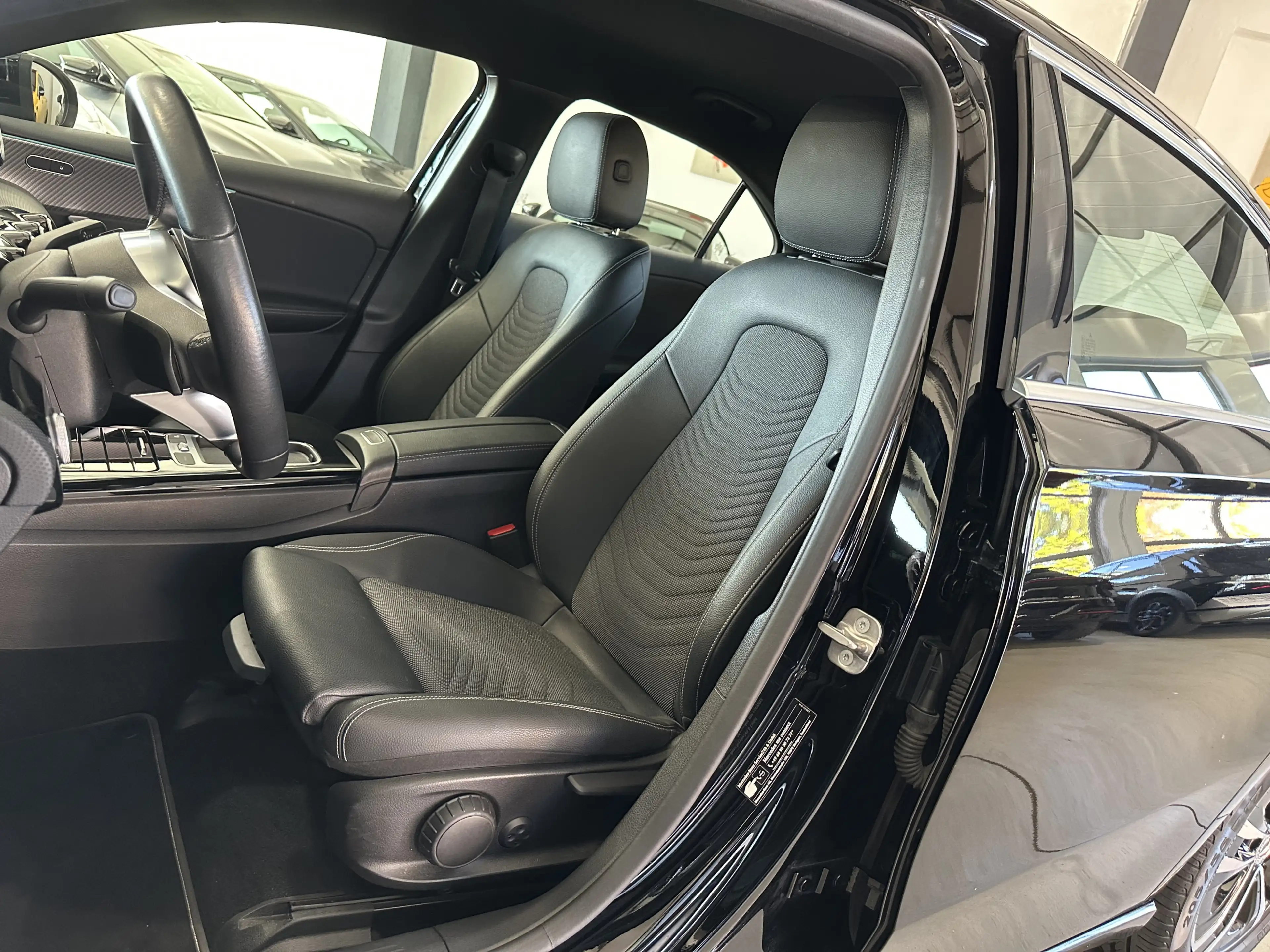 Mercedes-Benz A 180 d Progressive DIS MULTIBEAM 360 HandsFree — photo 11