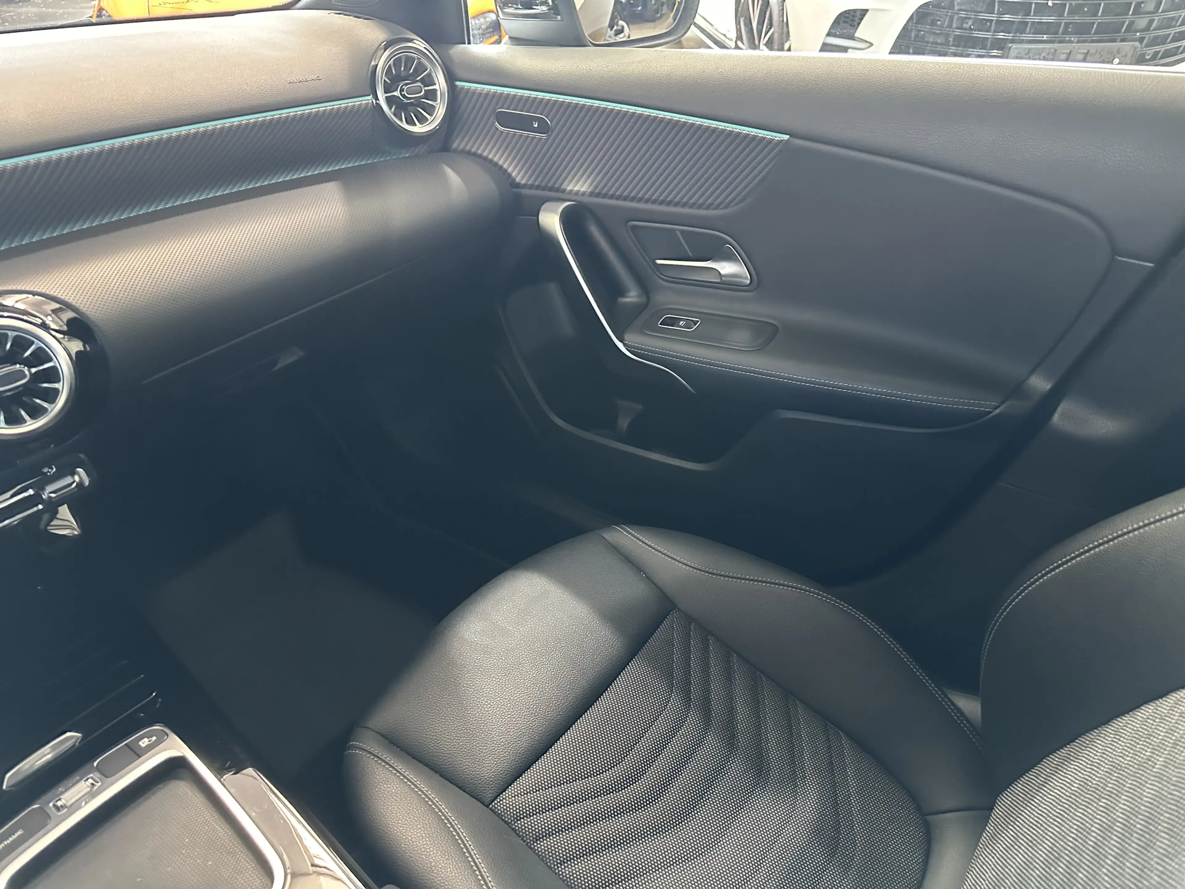 Mercedes-Benz A 180 d Progressive DIS MULTIBEAM 360 HandsFree — photo 17