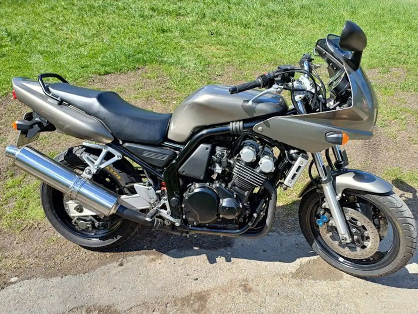 Yamaha FZS 600 Gris - 1