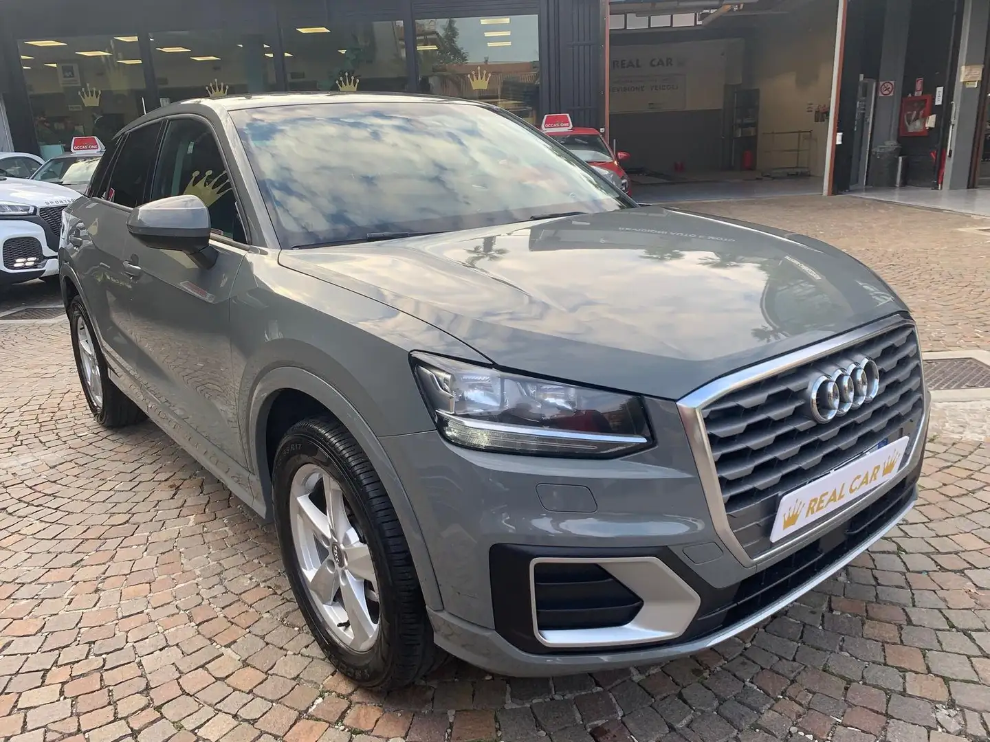 Audi Q2 Q2 30 1.6 tdi Business s-tronic my20 Gris - 1