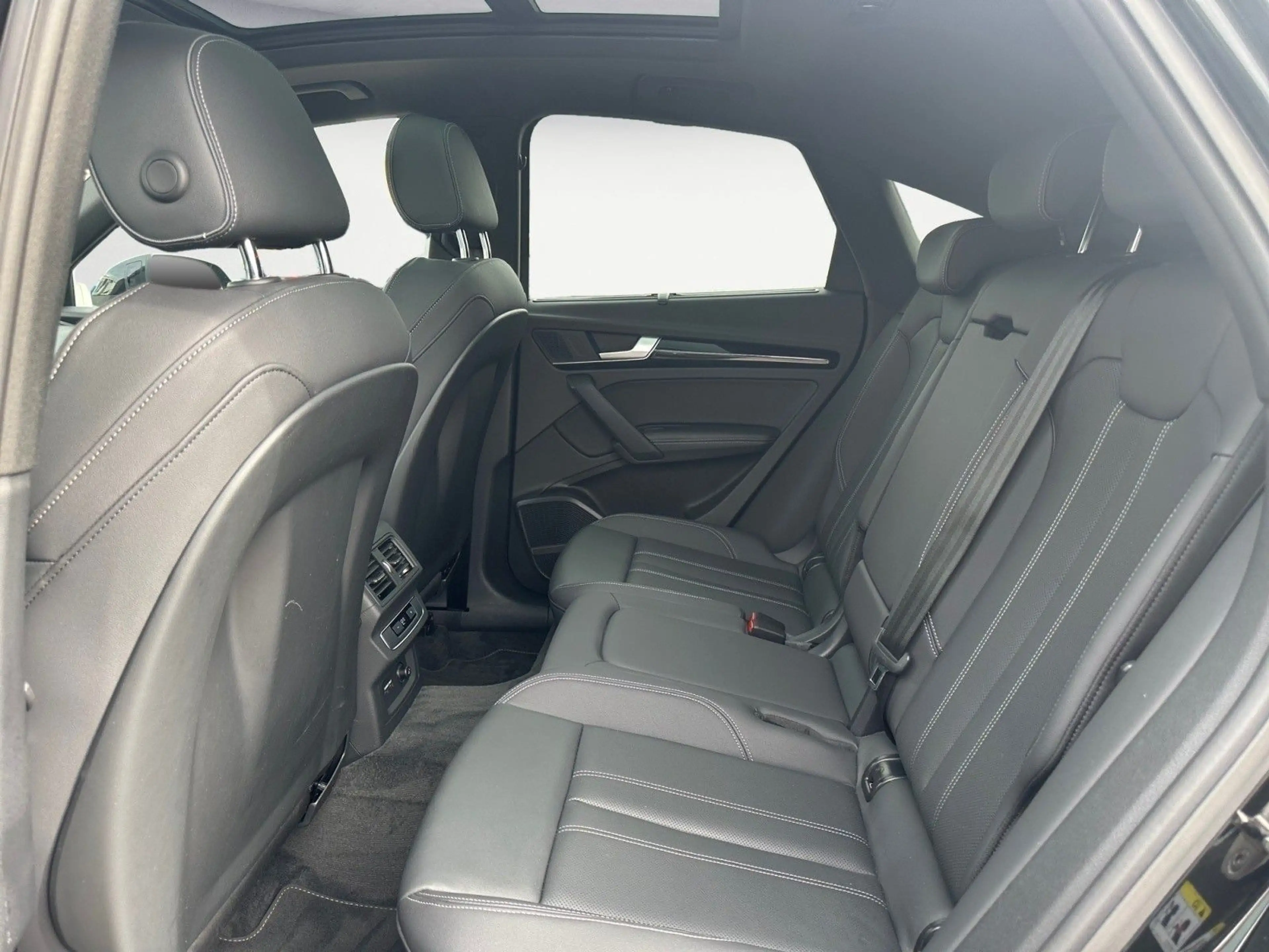 Audi SQ5 TDI quattro AHK Pano HUD AirSuspen — photo 14