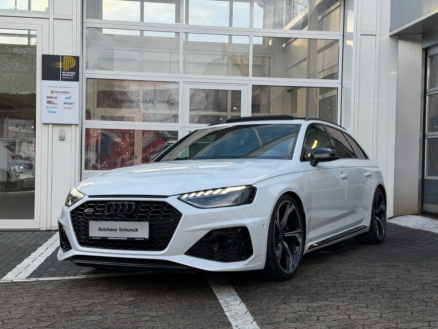 Audi RS4 Q/PANO/RAUTE/360°CAM/MASSAGE/B&O/HUD Blanc - 1