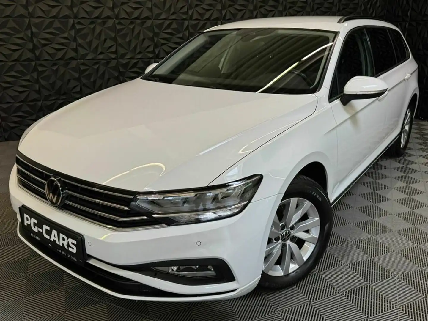 Volkswagen Passat 2.0 TDI DSG Weiß - 1