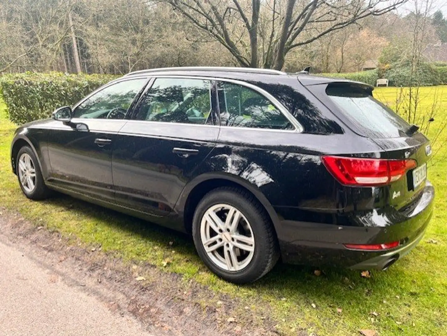 Audi A4 A4 Avant Avant 2.0 TFSI ultra AHK/NAVI Schwarz - 2