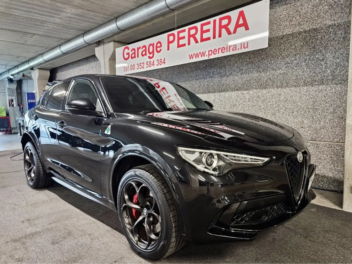 Alfa Romeo Stelvio Quadrifoglio 510 CV Quadrifoglio 1ere main CARBON Noir - 1
