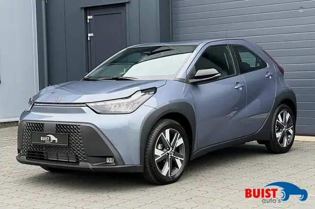 Toyota Aygo X Hybrid 115 pulse 17" STOELVERWARMING LED CARPLAY N