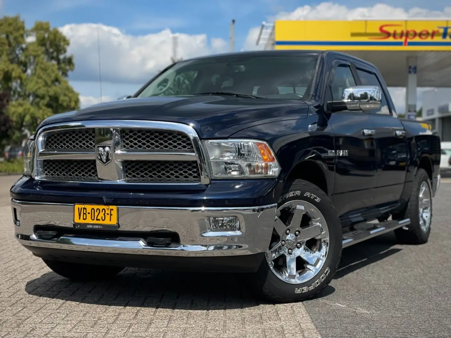 Dodge RAM 5.7 HEMI LARAMIE Bleu - 1