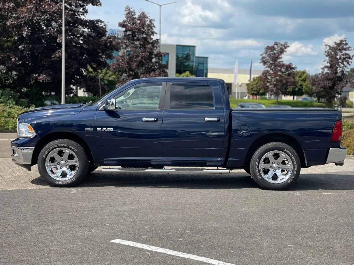 Dodge RAM 5.7 HEMI LARAMIE Bleu - 2