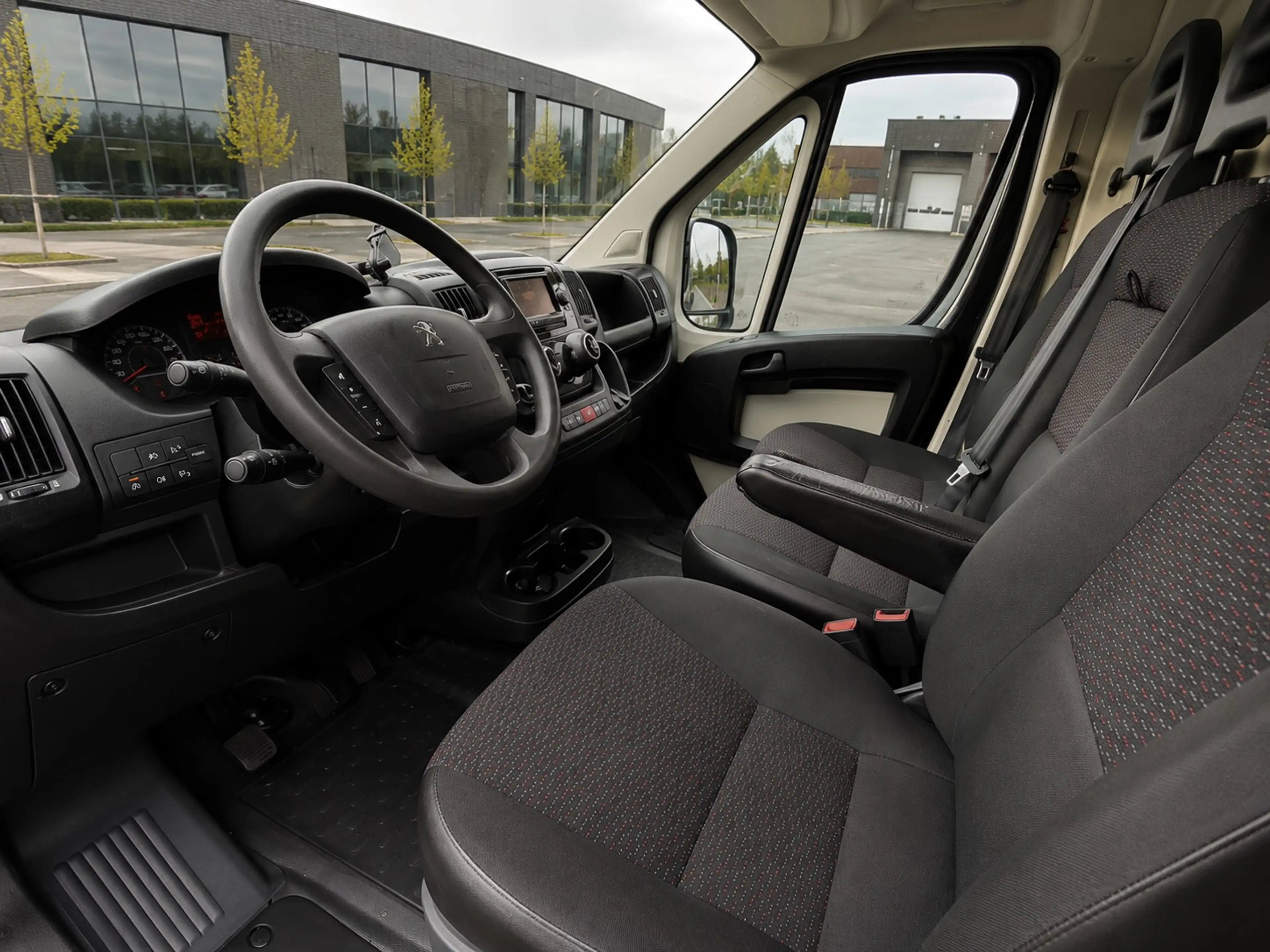 Peugeot Boxer 2.0 BlueHDi L2H2 Pro S/S — photo 7