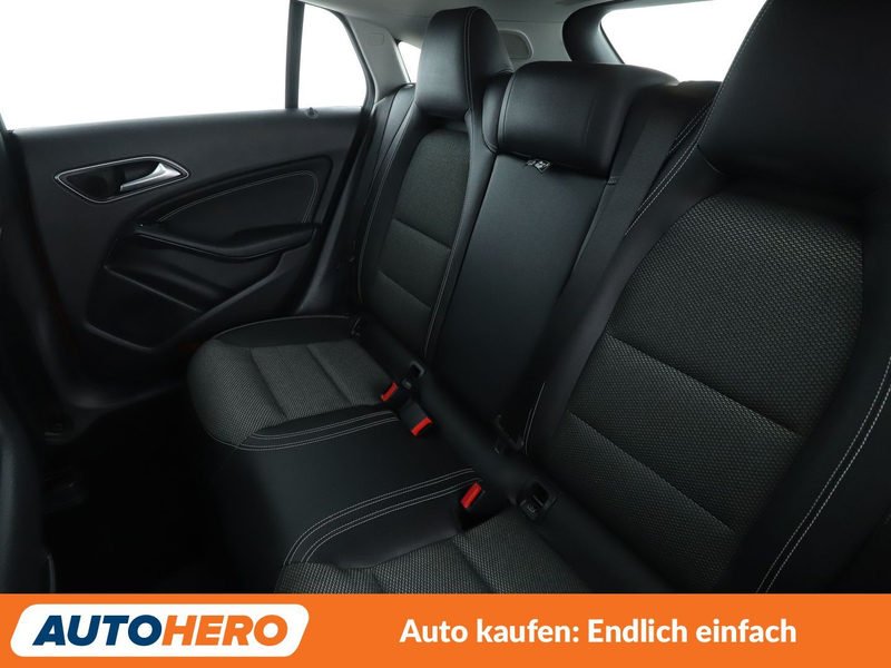 Mercedes-Benz CLA 220 Shooting Brake Aut.*NAVI*LED*PDC*SHZ*TEMPO* — photo 14