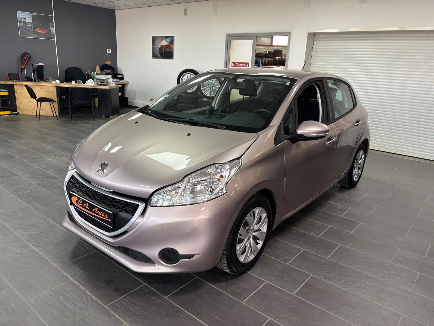 Peugeot 208 1.6 E-HDI FAP BUSINESS 5P - 1