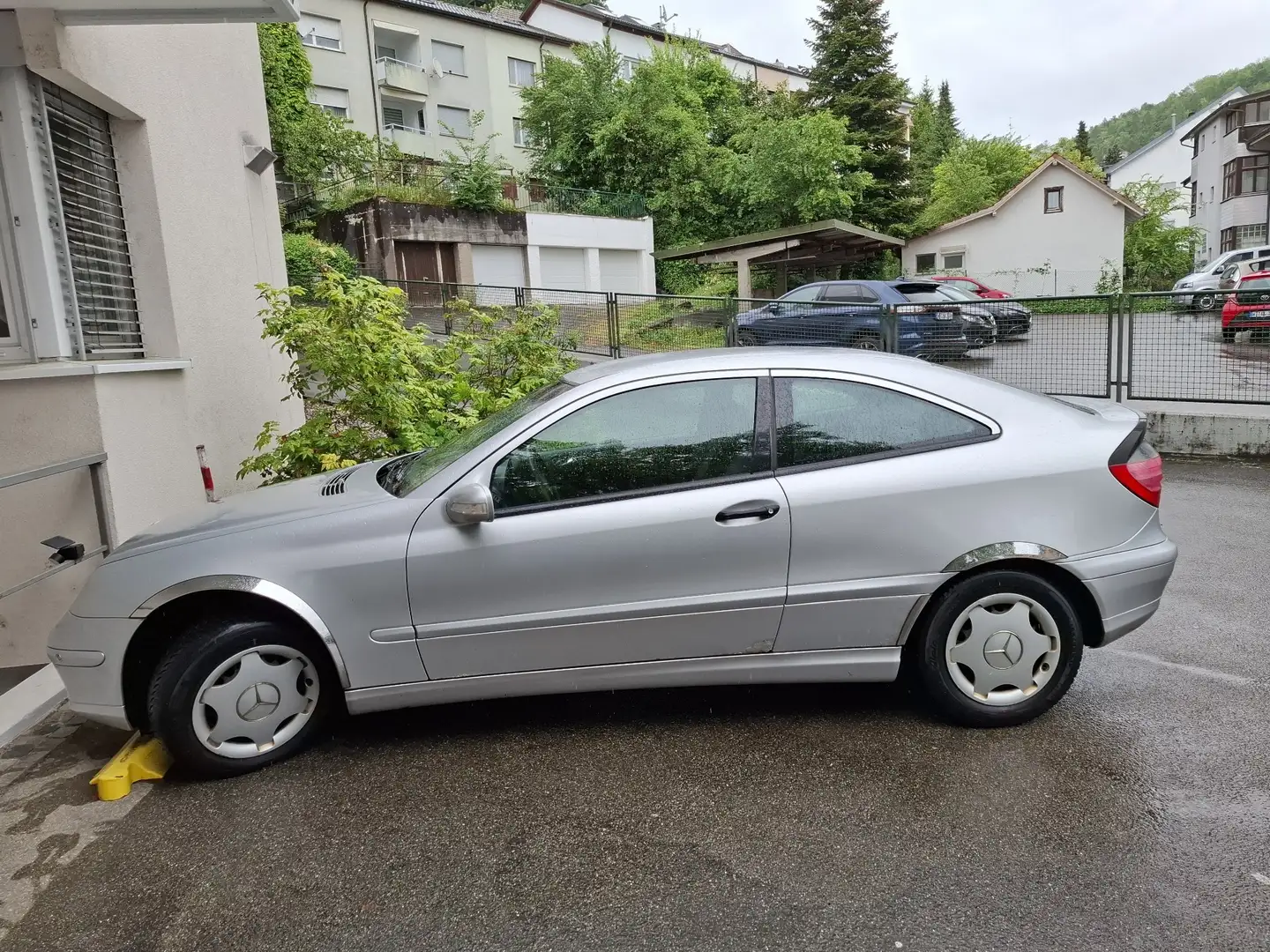 Mercedes-Benz C 180 Automatik,. Coupe, 129PS, TÜV bis 09.2025.VHB Silber - 2