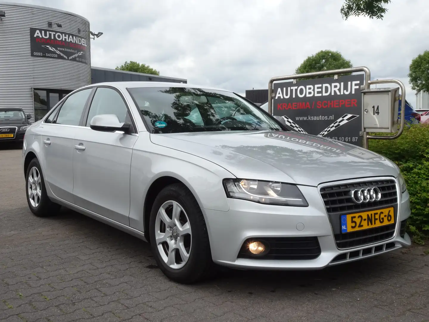 Audi A4 Limousine 1.8 TFSI Pro Line Business Grijs - 1