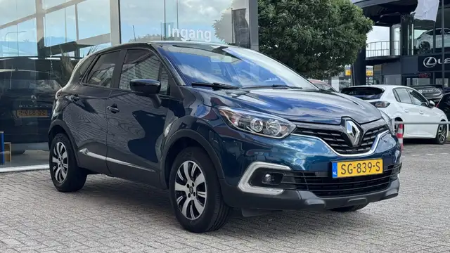 Renault Captur view 2