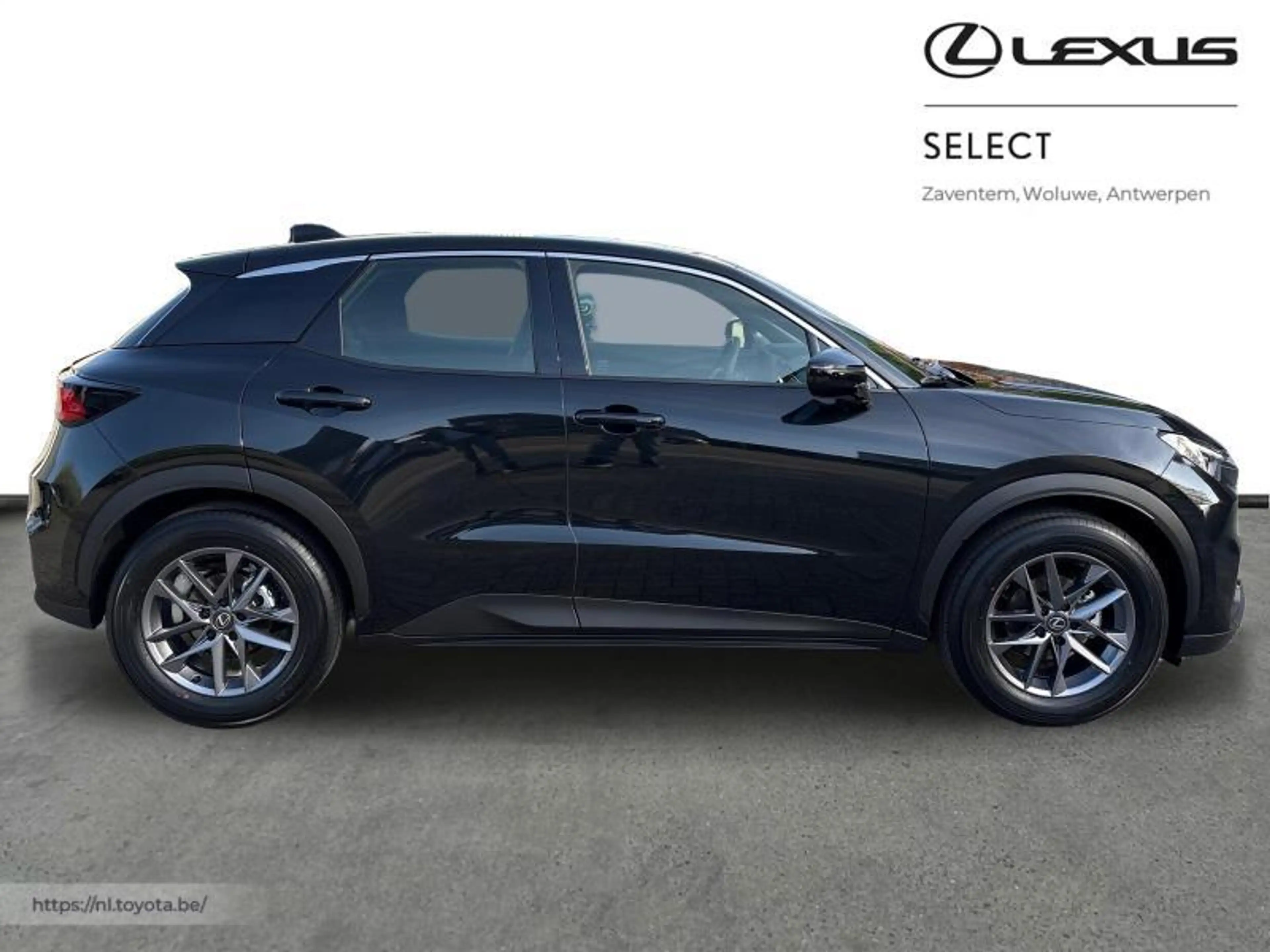 Lexus LBX Base + Comfort & Parking Sensors — photo 14