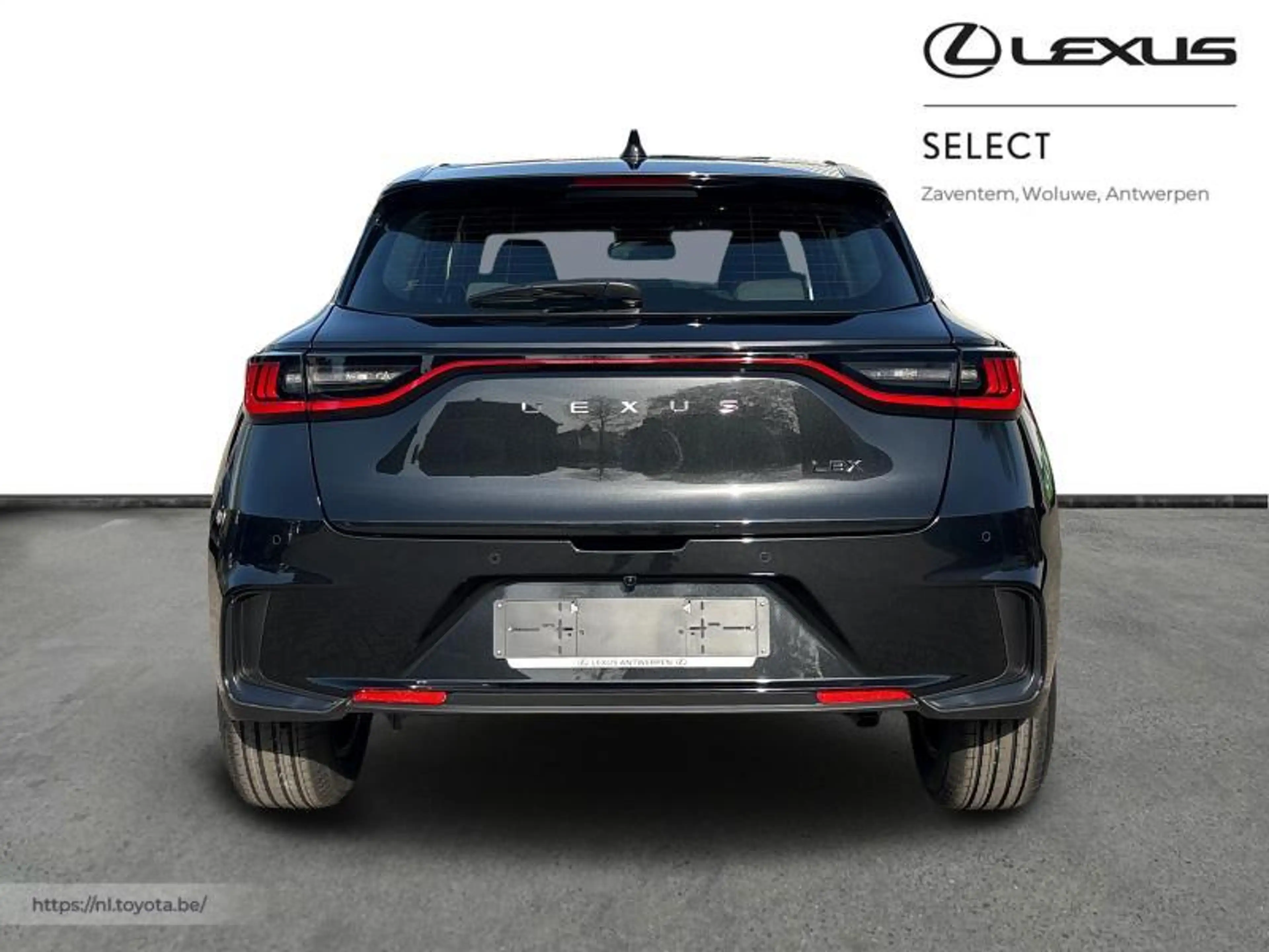 Lexus LBX Base + Comfort & Parking Sensors — photo 4