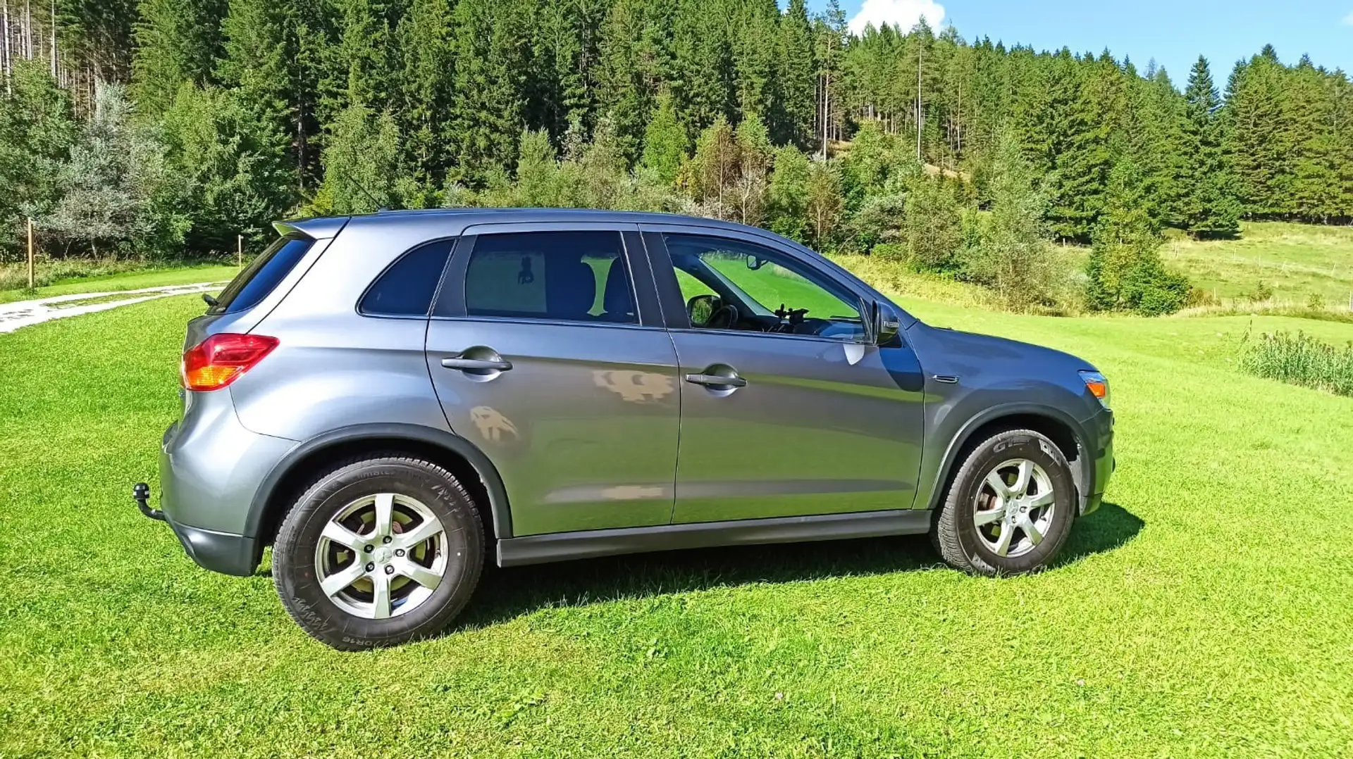 Mitsubishi ASX Instyle 4WD Turbodiesel in 1A Zustand Grau - 1