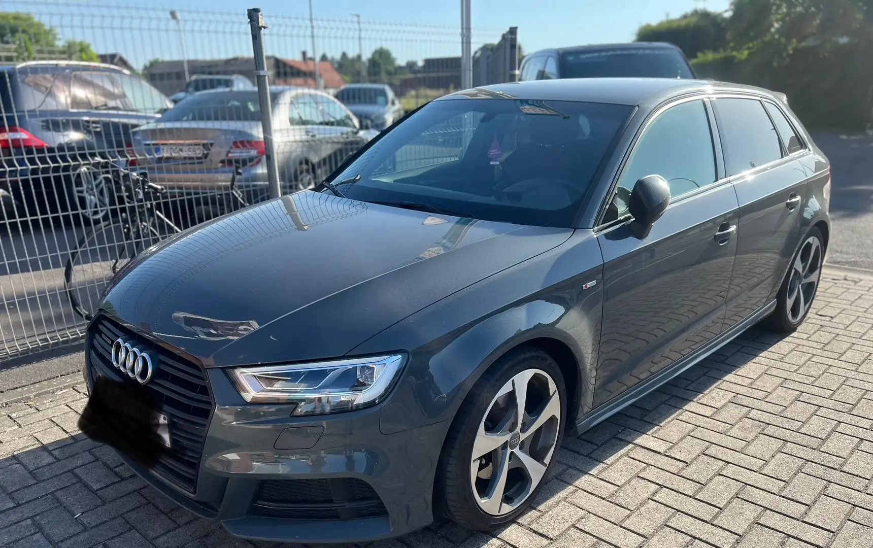 Audi A3 A3 2.0 TDI Limousine quattro S tronic sport Gris - 1