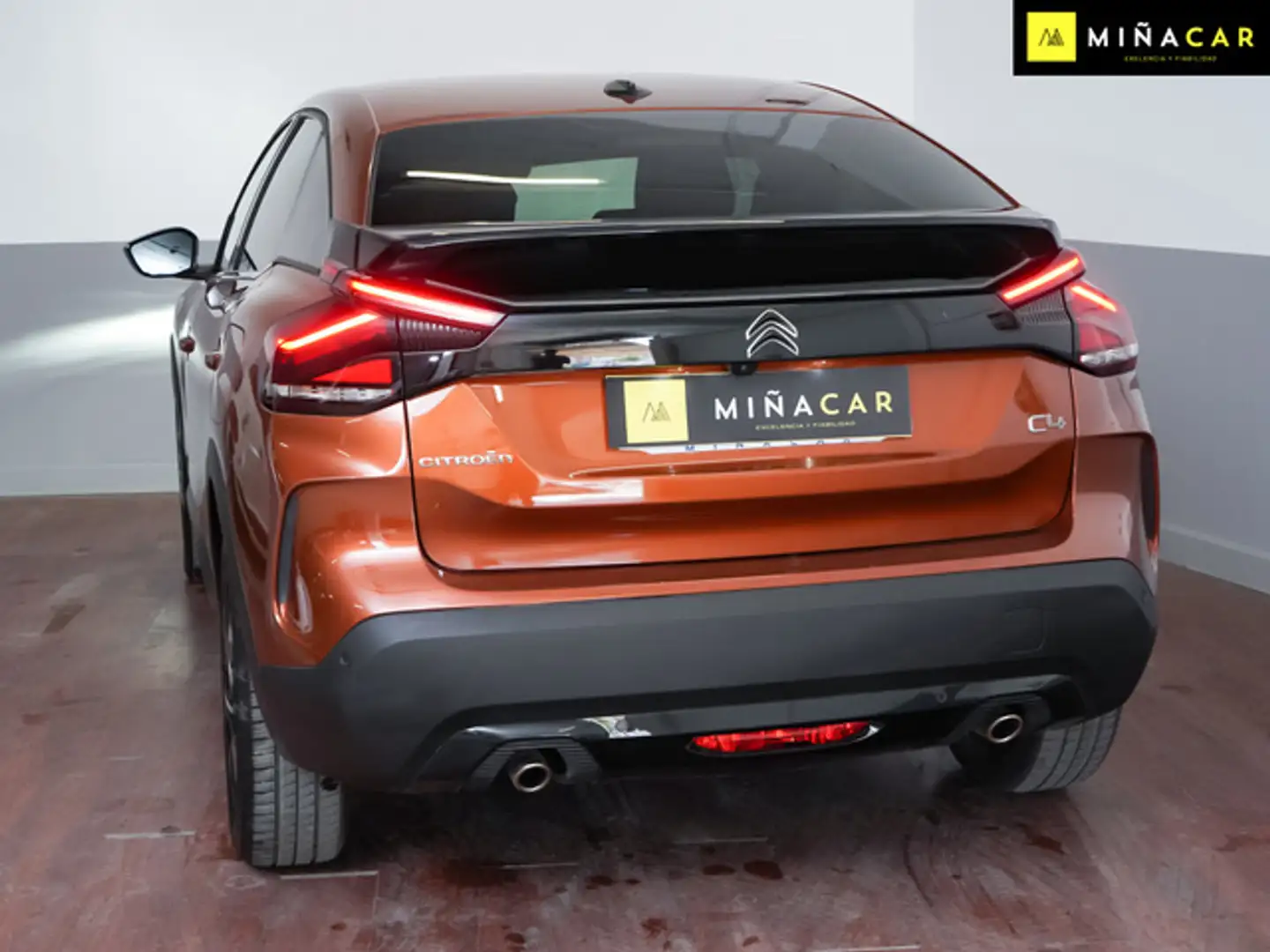 Citroen C4 1.2 PureTech Shine S&S EAT8 130 Orange - 2