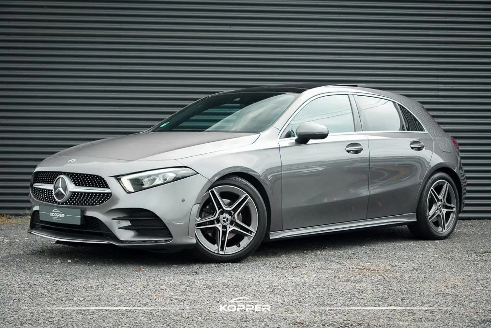 Mercedes-Benz A 200 Business Solution AMG / Pano / Stoelverwarming Grijs - 1