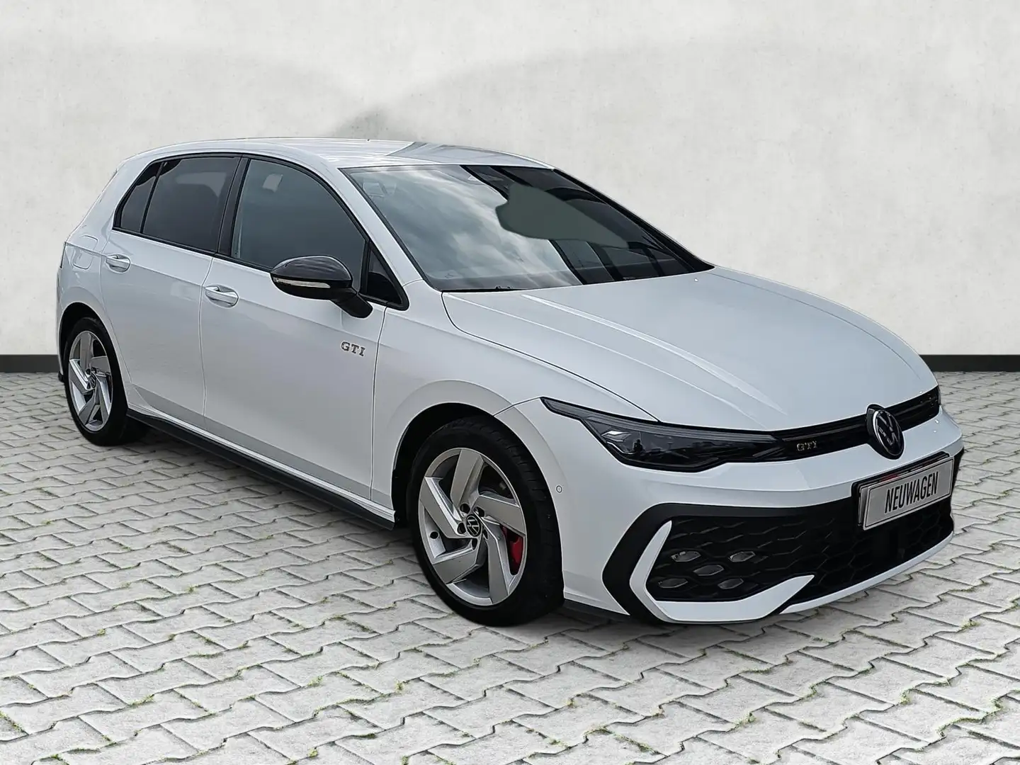 Volkswagen Golf 2.0 TSI 195 kW GTI DSG BlackStyle IQ.Light Keyl... Weiß - 1