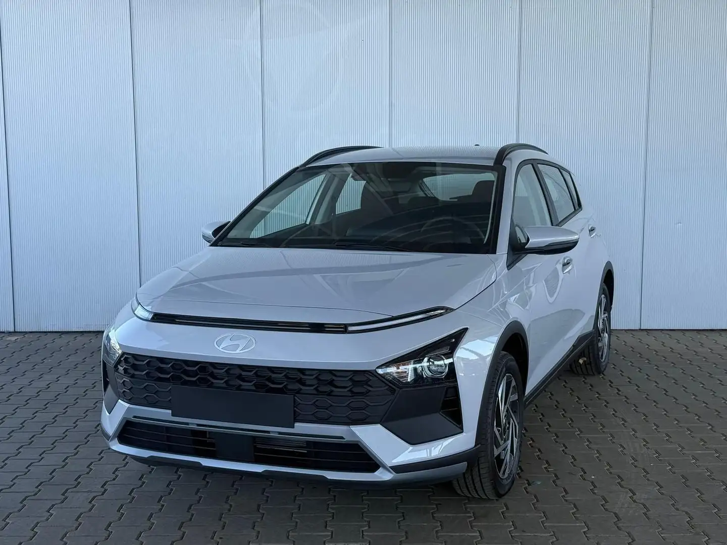 Hyundai BAYON 1,2 MPI Wave 5MT + Sitz & Lenkr. Heiz /... Grau - 1