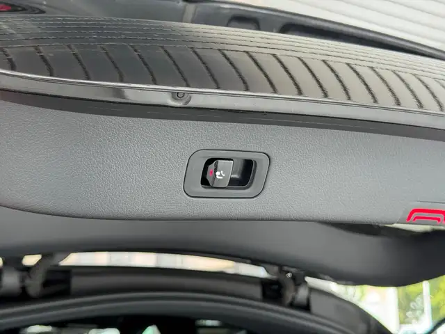 Mercedes-Benz GLC view 15