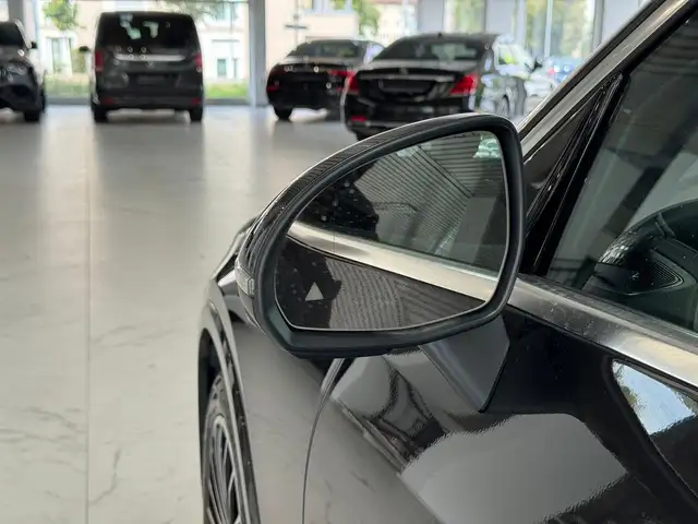 Mercedes-Benz 300 view 10