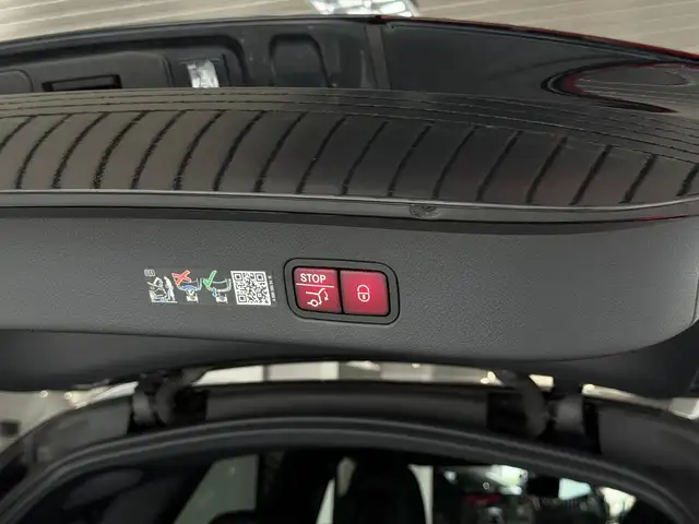 Mercedes-Benz GLC view 14