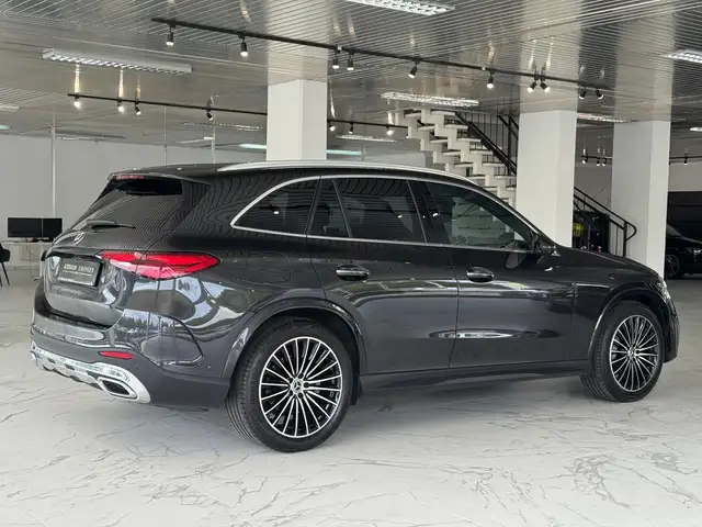 Mercedes-Benz GLC view 5