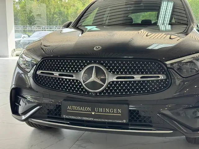 Mercedes-Benz 300 view 8