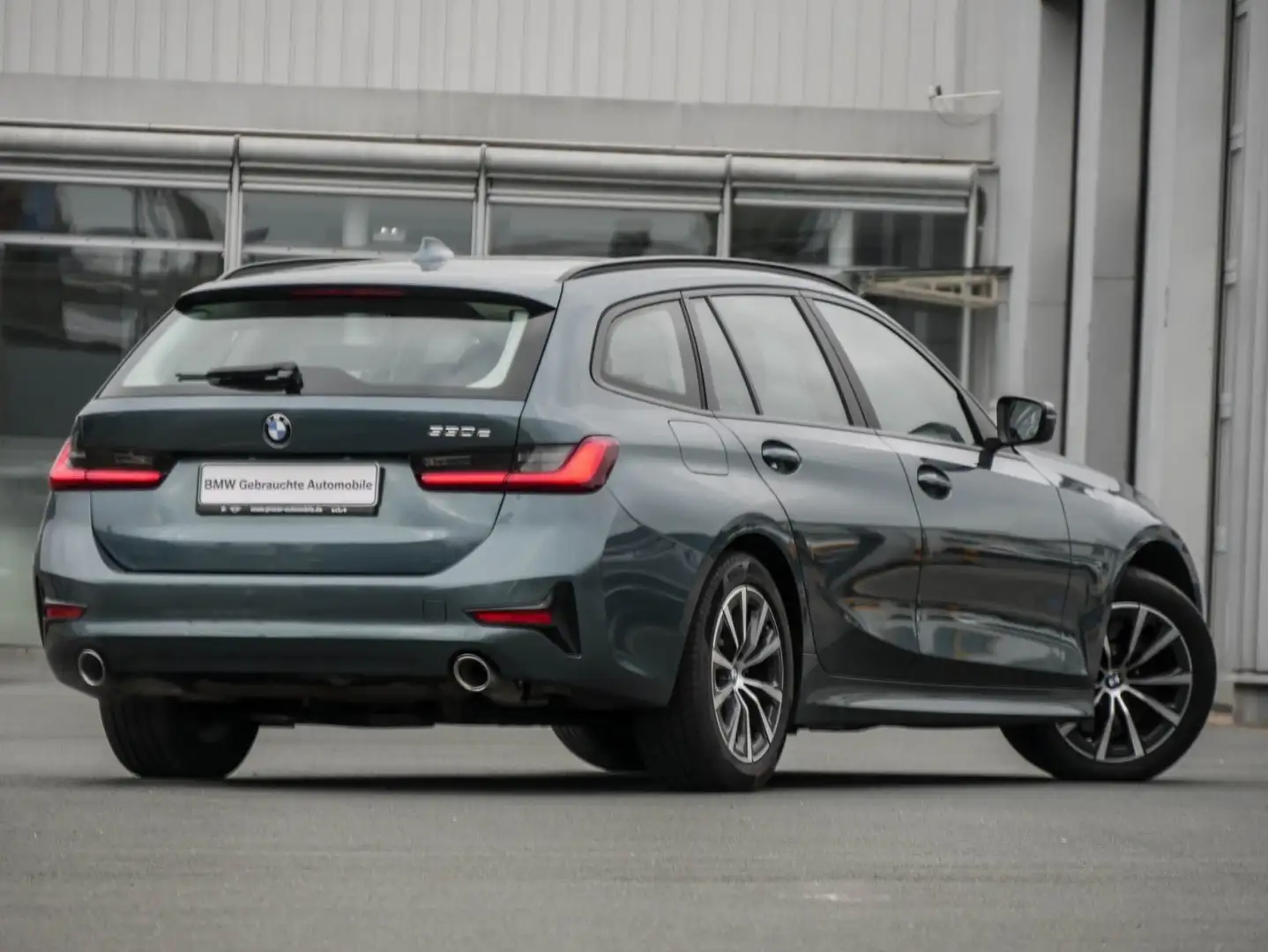 BMW 330 e ADVANTAGE+H/K+ACC+AHK+SHZ Blau - 2