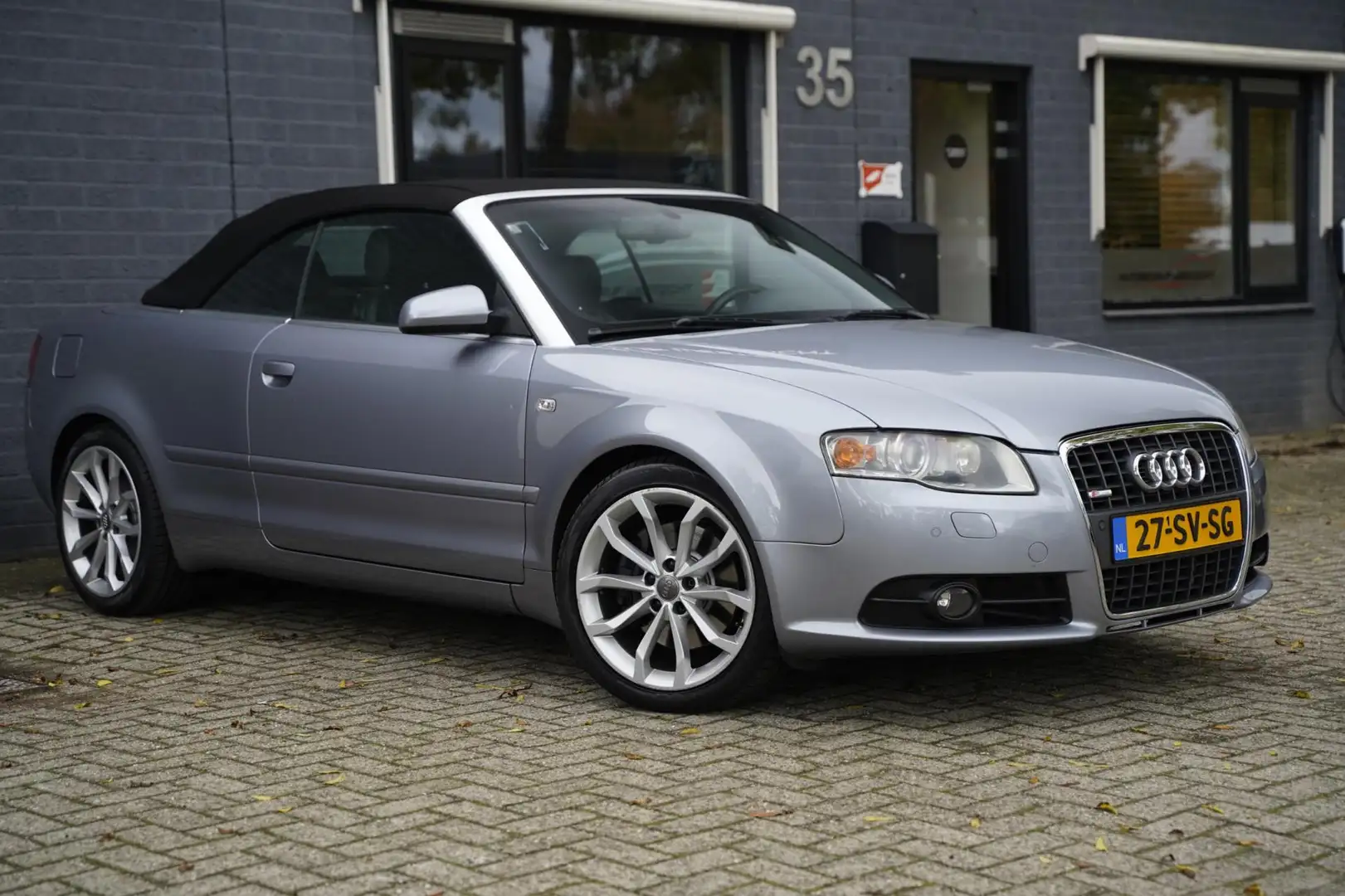 Audi A4 Cabriolet 3.0 TDI V6 quattro S Line, Automaat, Led Gris - 2