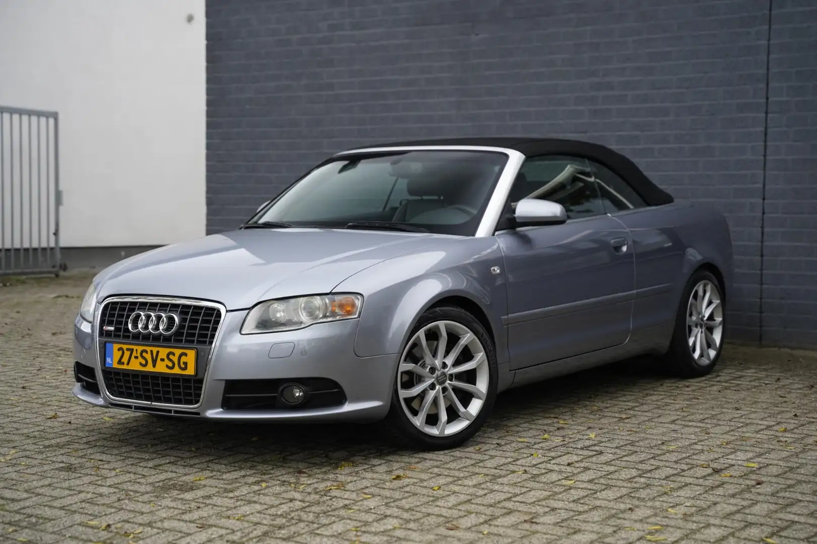 Audi A4 Cabriolet 3.0 TDI V6 quattro S Line, Automaat, Led Gris - 1