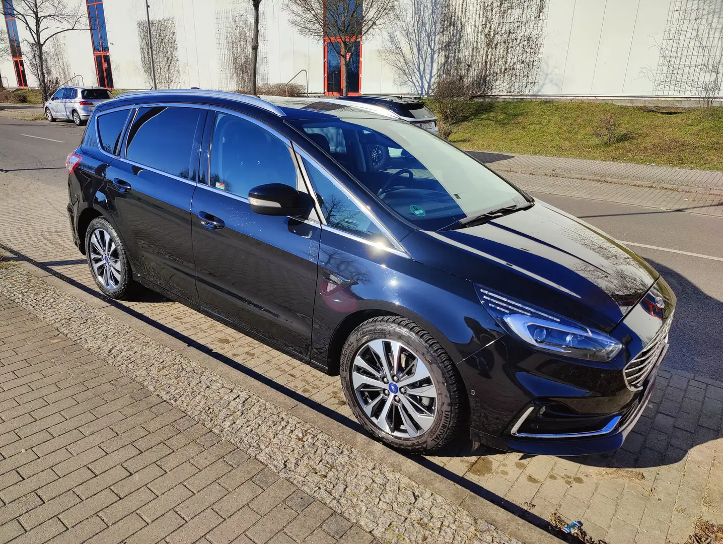 Ford S-Max S-Max+Aut.+Leder+7Sitzer+Ganzjahresreifen Schwarz - 1