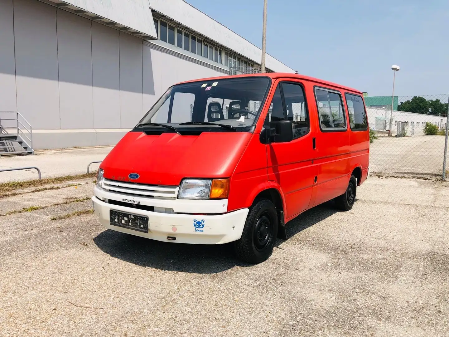 Ford Transit 100 2,0 Kombi-Bus Rot - 1