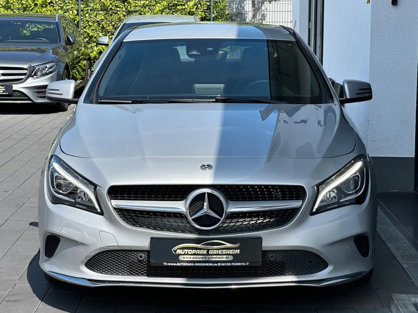 Mercedes-Benz CLA 200 Coupe*7G*URBAN*2HD*NAVI*KeyGO*Ambiente Argent - 2