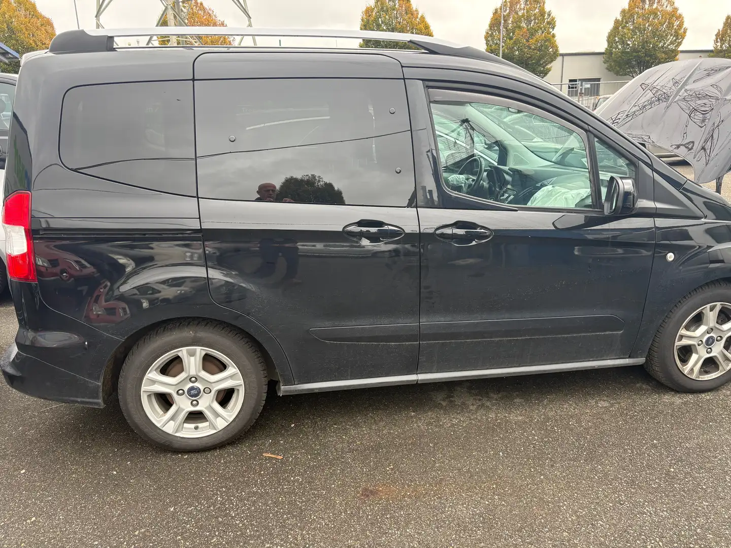 Ford Tourneo Connect Zwart - 1