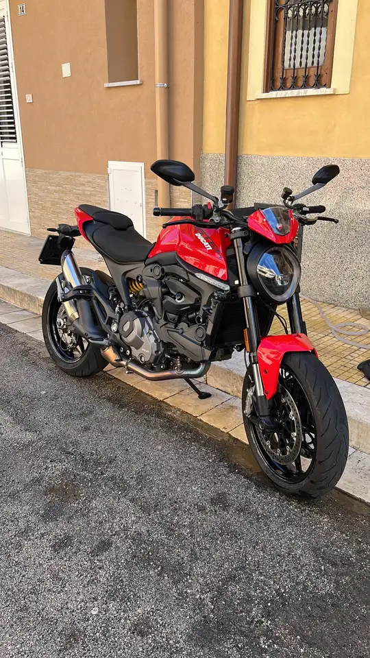 Ducati Monster 937