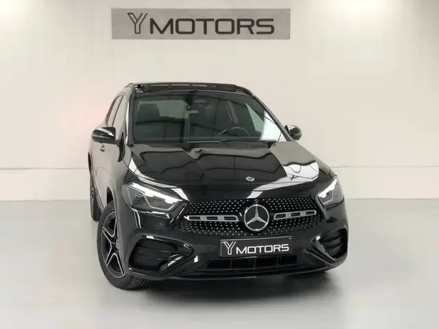 Mercedes-Benz GLA 250 e PHEV 8G-TRONIC PACK-AMG TOIT PANO MULTIBEAM HEAD UP DISPLAY SIEGES FULL ELECTRIQUES CAMERA 360 SIDE ASSIST GARANTIE