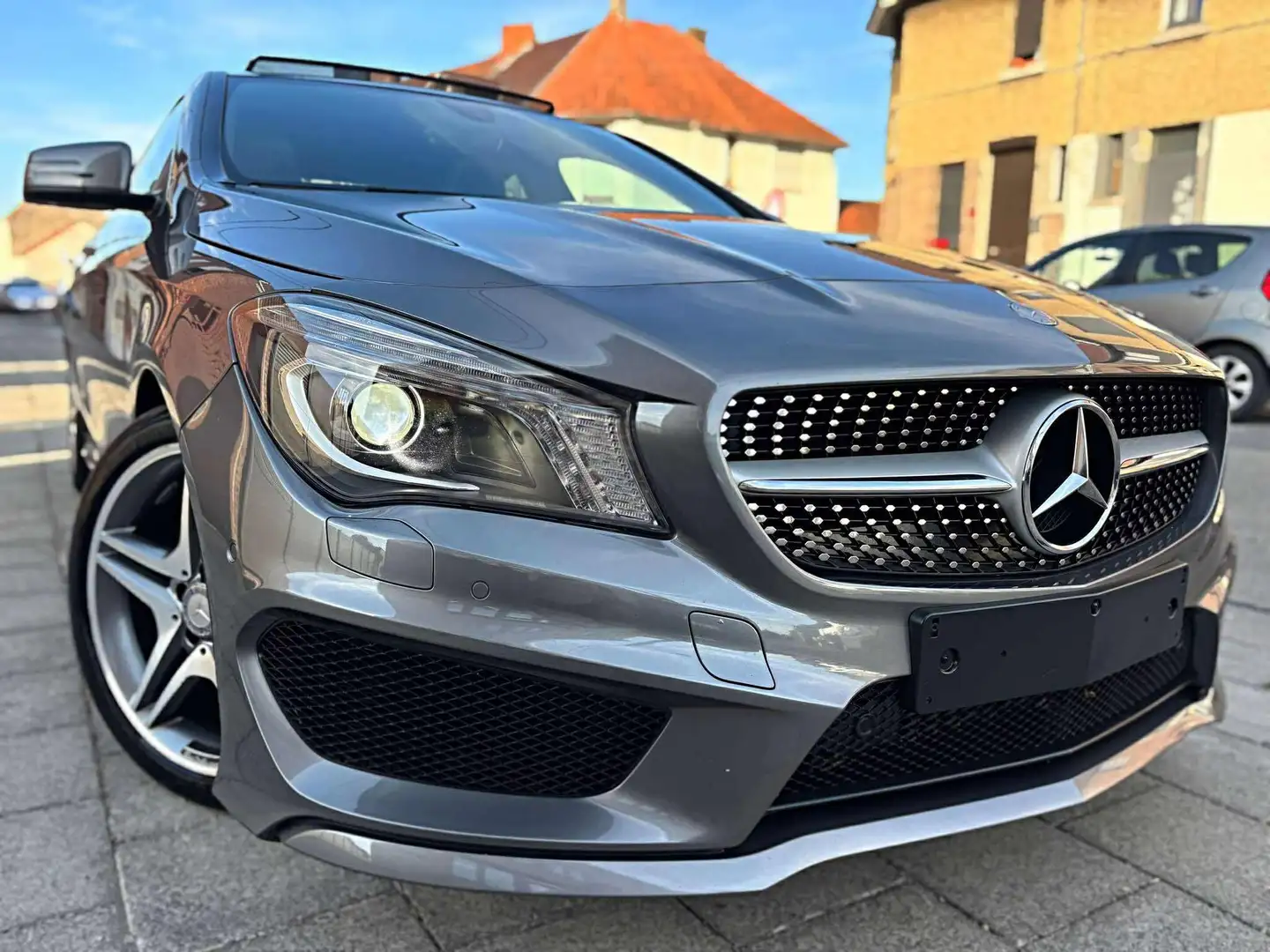 Mercedes-Benz CLA 180 D PACK AMG/GPS-TOIT PANO-XENON-ALCANTARA/GARANTiE! Gris - 1