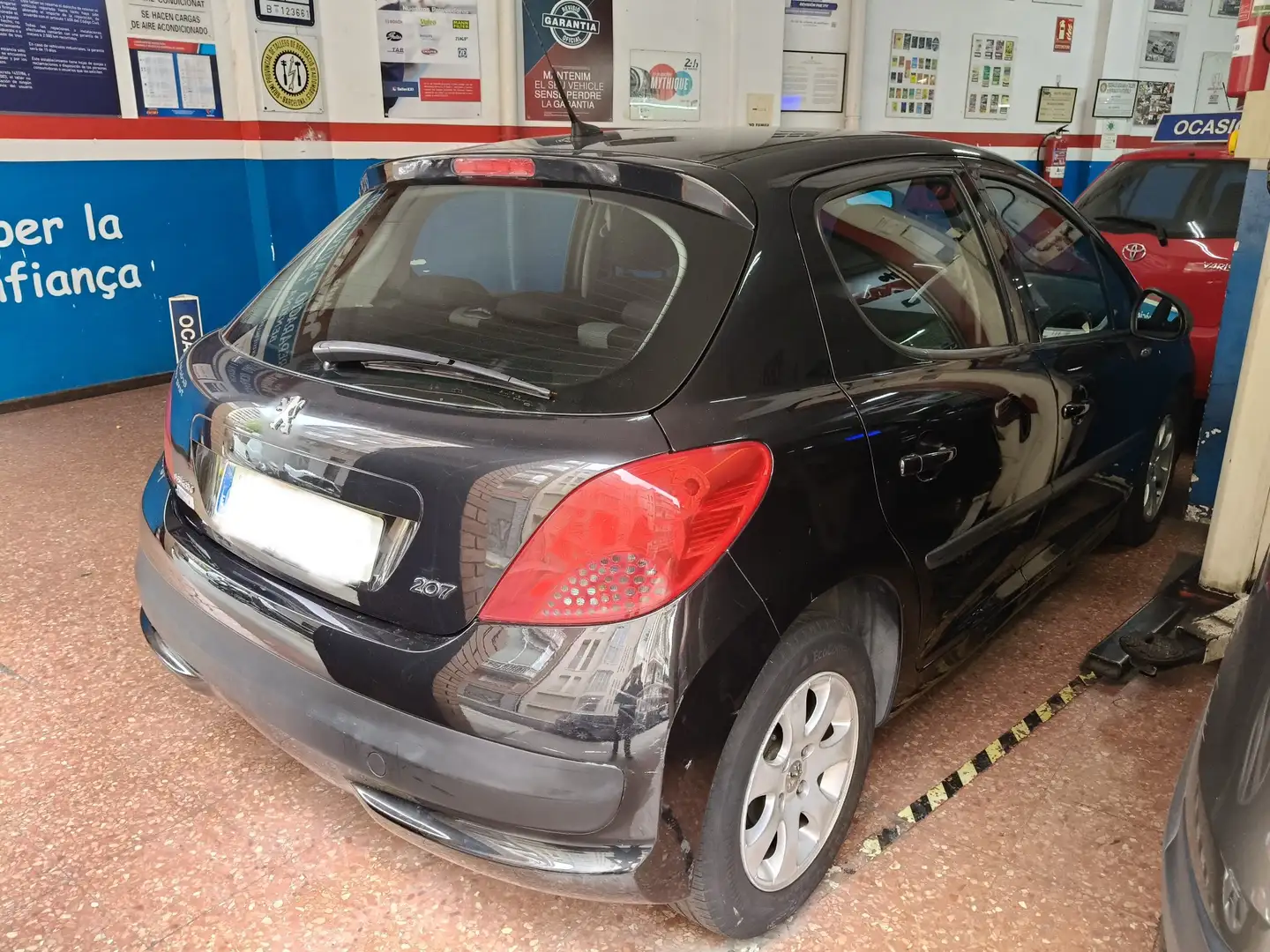 Peugeot 207 1.4 VTi 16v Confort - 2