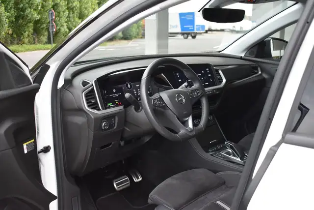 Opel Grandland view 11