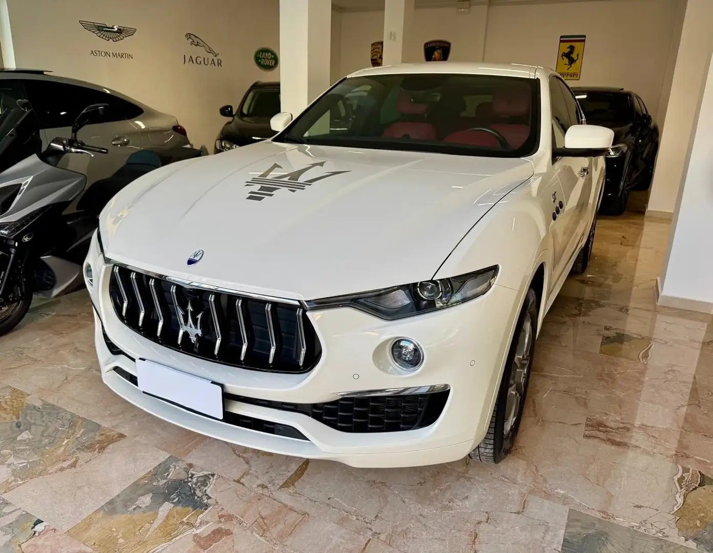 Maserati Levante 2.0 mhev GT 330cv Bianco - 1