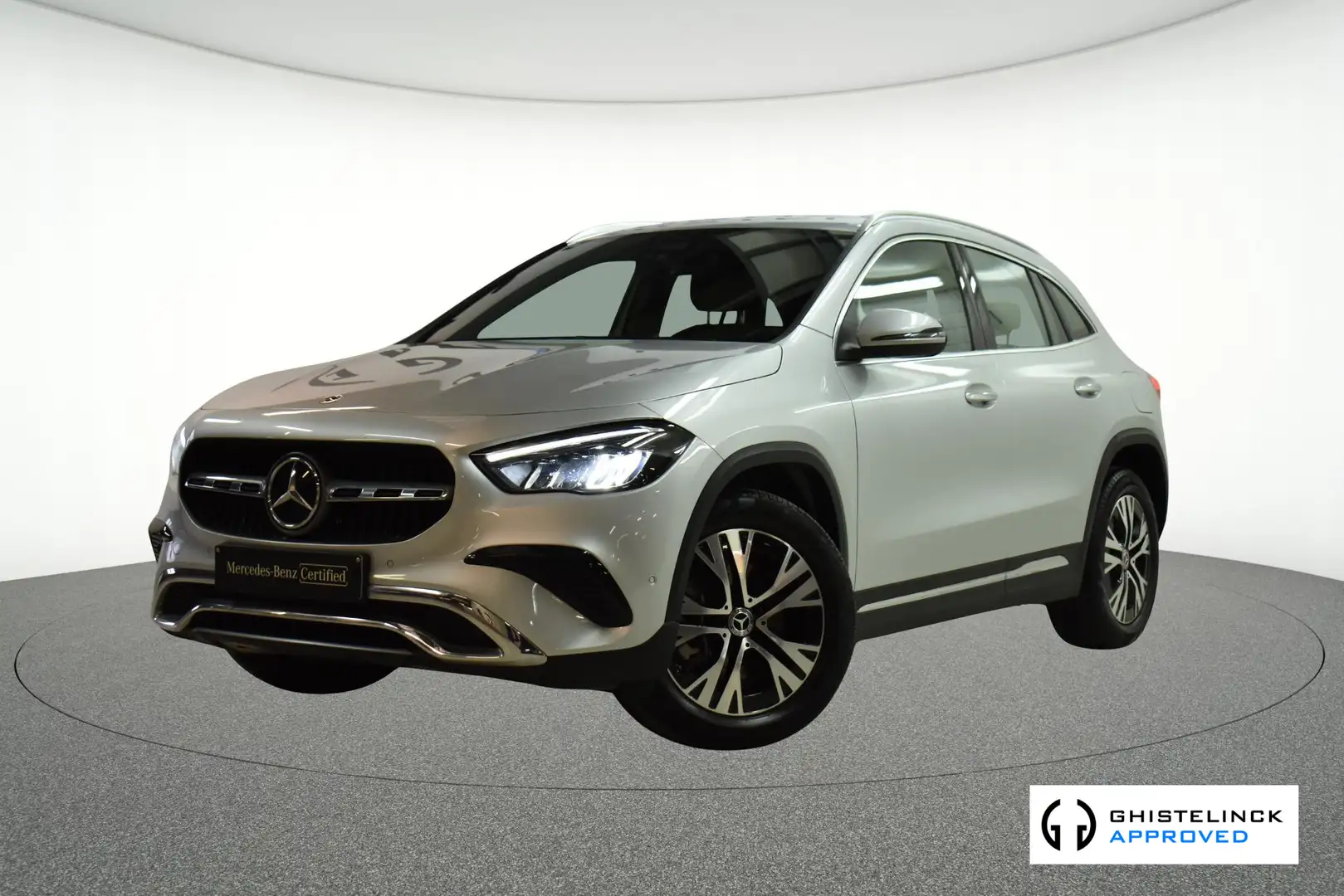 Mercedes-Benz GLA 250 GLA e Luxury Line Zilver - 1